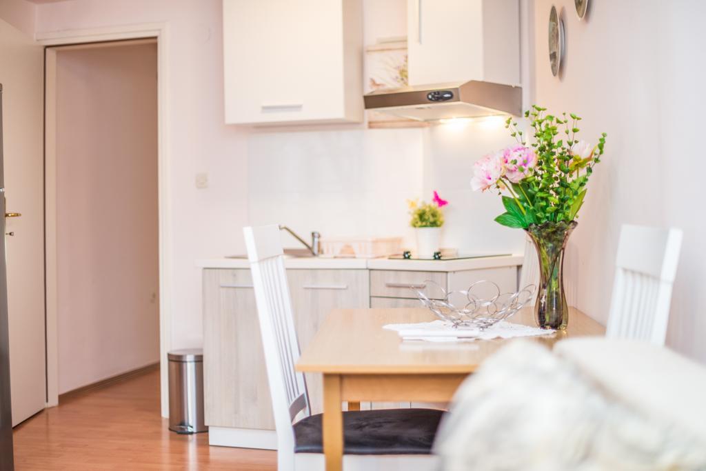Apartments Dominik Rovinj Exterior photo