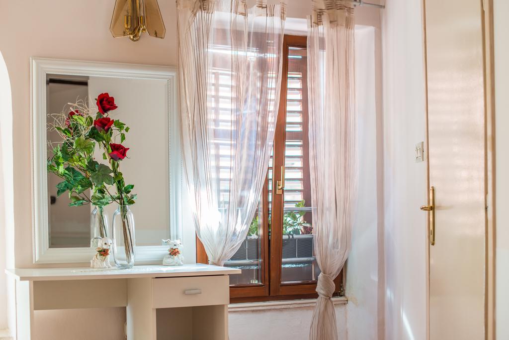 Apartments Dominik Rovinj Exterior photo